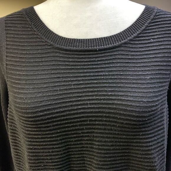 Dalia | Women’s Ribbed Long Sleeve Shirt - Picture 4 of 5